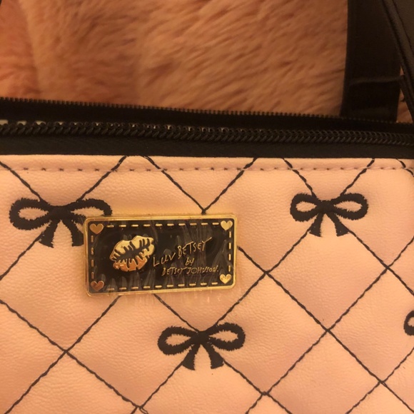 New with tag RARE  Betsy Johnson luv Betsy Pink Bow Amor small tote - Picture 3 of 8